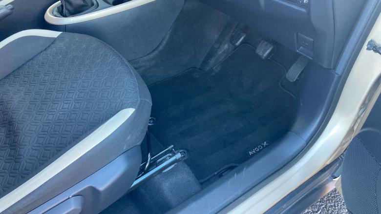 Toyota Aygo X 1.0 VVT-i Edge 5dr Petrol Hatchback